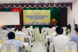 Cán bộ quản lý, giáo viên tham gia Hội nghị tập huấn.