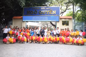 Lễ trao biển chứng nhận chất lượng giáo dục FrancEducation của Đại sứ quán Pháp tại Việt Nam tại Trường TH Ngô Quyền.