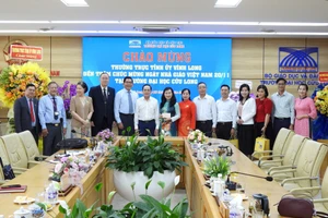 Lãnh đạo tỉnh Vĩnh Long thăm và chúc mừng Trường ĐH Cửu Long nhân Ngày Nhà giáo Việt Nam.