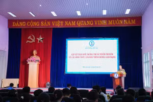 Ngày 14/10, Trường ĐH Đồng Tháp tổ chức gặp gỡ giữa lãnh đạo trường với sinh viên và tuyên truyền về phòng, chống tội phạm và các hình thức lừa đảo trên không gian mạng.