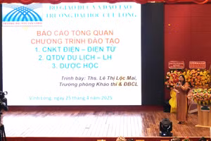 Ths Lê Thị Lộc Mai - Trưởng Phòng Khảo thí và Đảm bảo chất lượng giới thiệu 3 chương trình đào tạo được đánh giá.