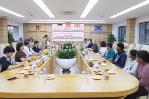 Trường ĐH Cửu Long tiếp nhận giảng viên và SV Cộng hoà Liên bang Đức và lưu học sinh Sri Lanka.