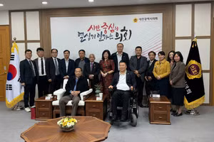 Đoàn công tác Trường ĐH Cửu Long chào xã giao Hội đồng Thành phố DAEJEON.