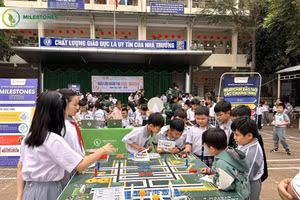 Học sinh Trường Tiểu học Thới Bình 1 (phường Ninh Kiều, TP Cần Thơ) trải nghiệm tại Ngày hội STEM.