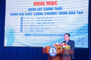 PGS.TS Hồ Văn Thống - Hiệu trưởng Trường ĐH Đồng Tháp phát biểu tại lễ khai mạc.