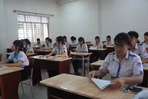 Thí sinh dự thi tại điểm thi Trường THPT Bình Thủy, quận Bình Thủy, TP Cần Thơ.