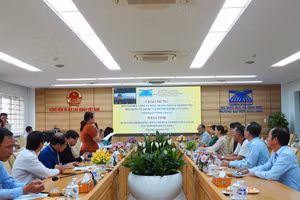 Quang cảnh buổi làm việc.