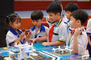 Học sinh Tiểu học TP Cần Thơ tham gia cuộc thi tuyển chọn đội tham gia Robothon Quốc tế 2024.