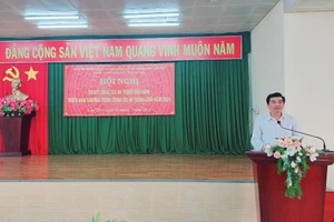 Ông Trần Thanh Bình, Bí thư Đảng ủy, Giám đốc Sở GD&ĐT phát biểu tại hội nghị.