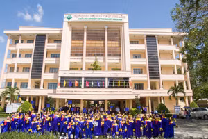 Niềm vui ngày tốt nghiệp tại Trường ĐH Sư phạm Kỹ thuật Vĩnh Long.