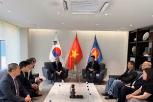 Quang cảnh buổi làm việc.