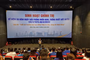 Tuổi trẻ Trường ĐH Đồng Tháp tổ chức sinh hoạt chính trị kỷ niệm 50 năm ngày Giải phóng miền Nam, thống nhất đất nước.
