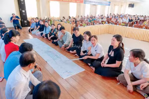 Cán bộ, giáo viên tham gia Chương trình.