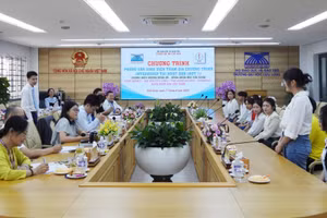 Sinh viên tham dự buổi phỏng vấn.