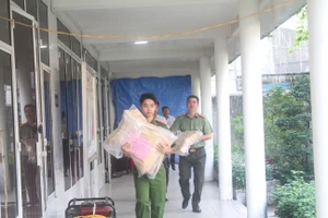 Lực lượng Công an trực tiếp vận chuyển, áp tải đề thi.