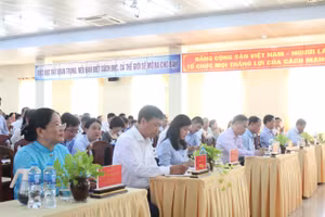 Quang cảnh Hội nghị giữa Sở GD&ĐT TP Cần Thơ với lãnh đạo UBND 103 xã, phường.