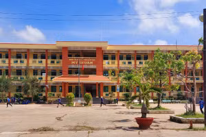 Trường học vùng dân tộc xã Mỹ Thuận, huyện Mỹ Tú, Sóc Trăng được đầu tư khang trang.