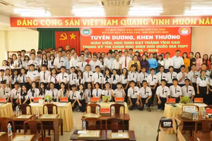 Vinh danh học sinh, giáo viên đoạt giải cao Kỳ thi chọn học sinh giỏi quốc gia THPT năm học 2025 - 2026.