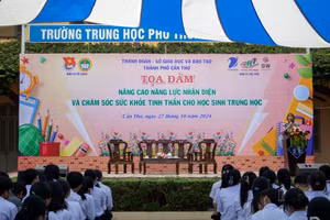 Quang cảnh buổi tọa đàm.