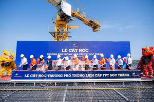 Nghi thức cất nóc Trường Phổ thông liên cấp FPT Sóc Trăng.