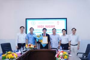 PGS.TS Hồ Sỹ Thắng được bổ nhiệm giữ chức vụ Phó Hiệu trưởng Trường ĐH Đồng Tháp.