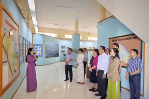 Chi bộ Văn phòng Sở GD&ĐT TP Cần Thơ sinh hoạt và báo cáo chuyên đề - về nguồn tại Bảo tàng TP Cần Thơ.