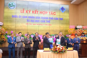 Kết hợp tác giữa UBND TP Cần Thơ và Đại học Cần Thơ.