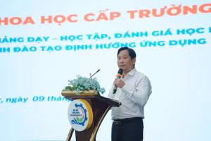 TS Nguyễn Văn Thành - Hiệu trưởng Trường ĐH Kiên Giang phát biểu tại Hội thảo.