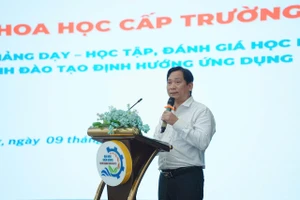 TS Nguyễn Văn Thành - Hiệu trưởng Trường ĐH Kiên Giang phát biểu tại Hội thảo.