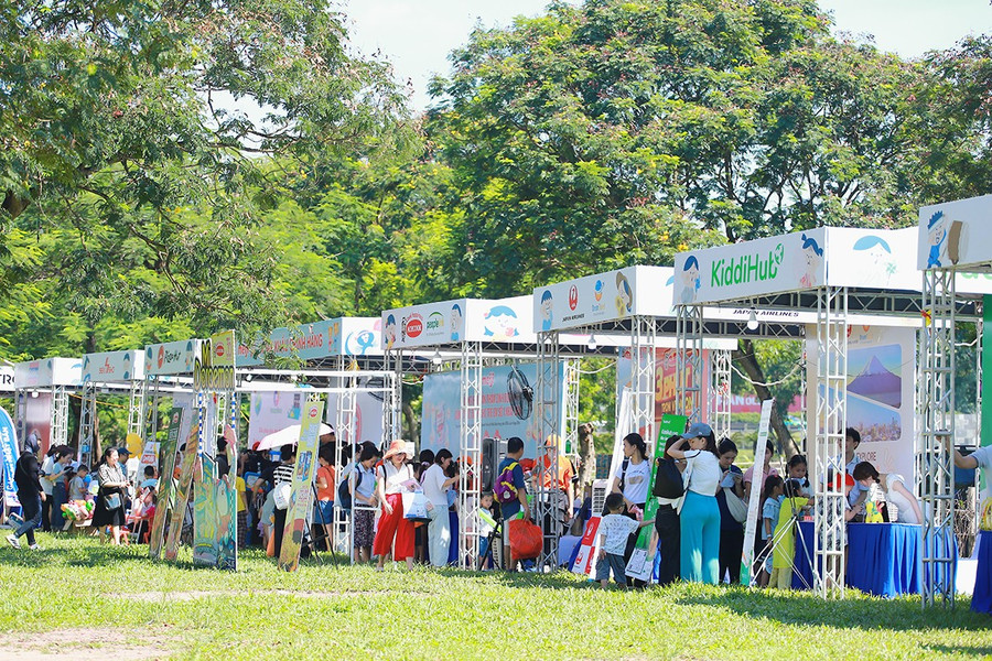 Ngày 9/8/2025, tại Công viên Yên Sở (Hà Nội) đã diễn ra ngày hội Hè Háo Hức - Wakuwaku Festa 2025. Đây là sự kiện giáo dục và văn hóa đầu tiên tại Việt Nam dành riêng cho trẻ mầm non, tiểu học và gia đình. 1.jpg