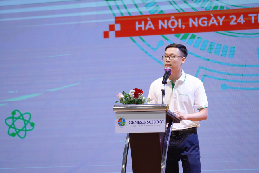 Ông Vũ Văn Tùng phát biểu tại cuộc thi. 4.jpg