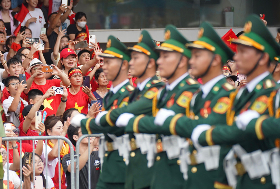 Những khối diễu binh, diễu hành đã làm thoả mãn hàng triệu người dân Việt Nam. dsc00356.jpg