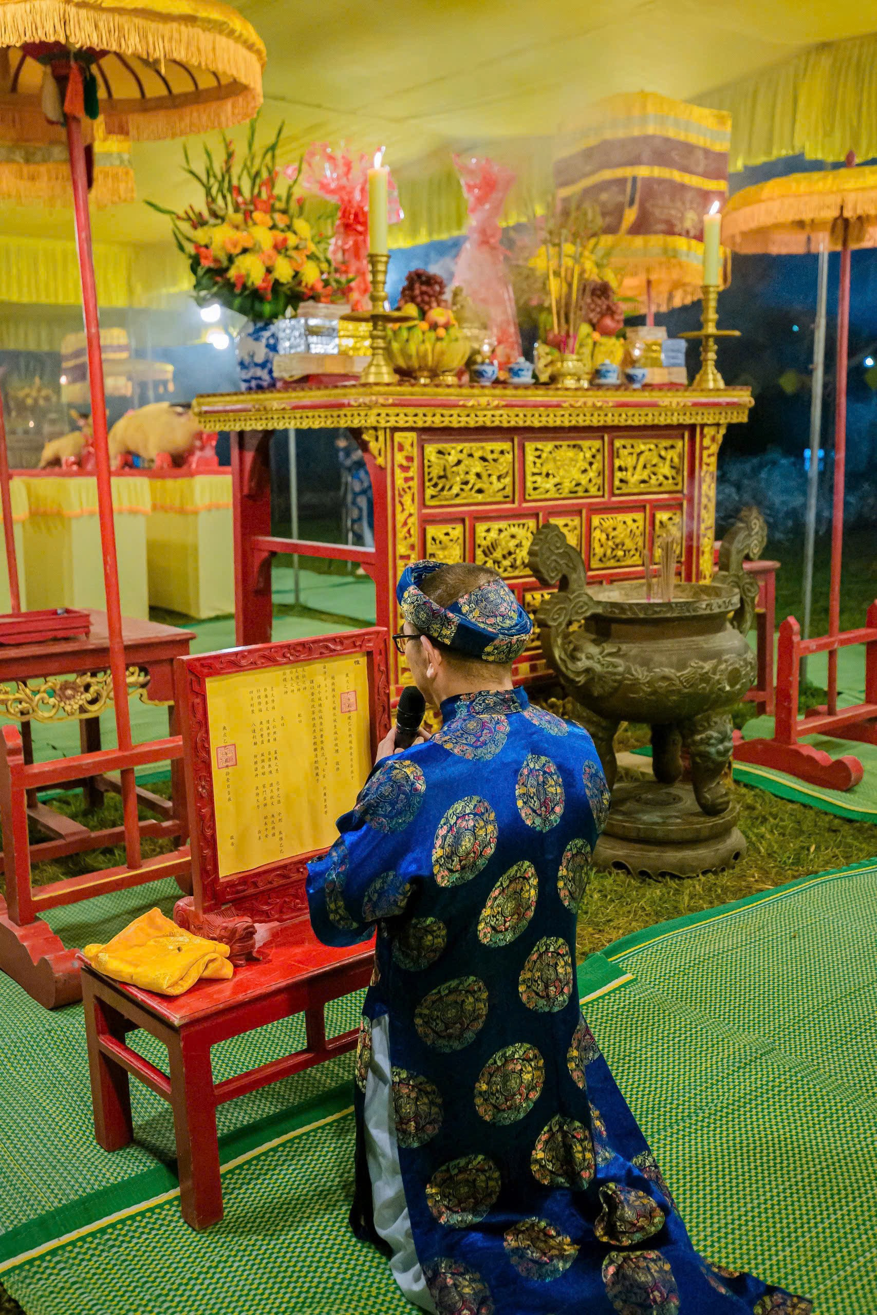 Lễ truyền chúc (đọc chúc văn). z6391421775654-81f0125d3ab70d8b094d7ac7e233e0fb.jpg