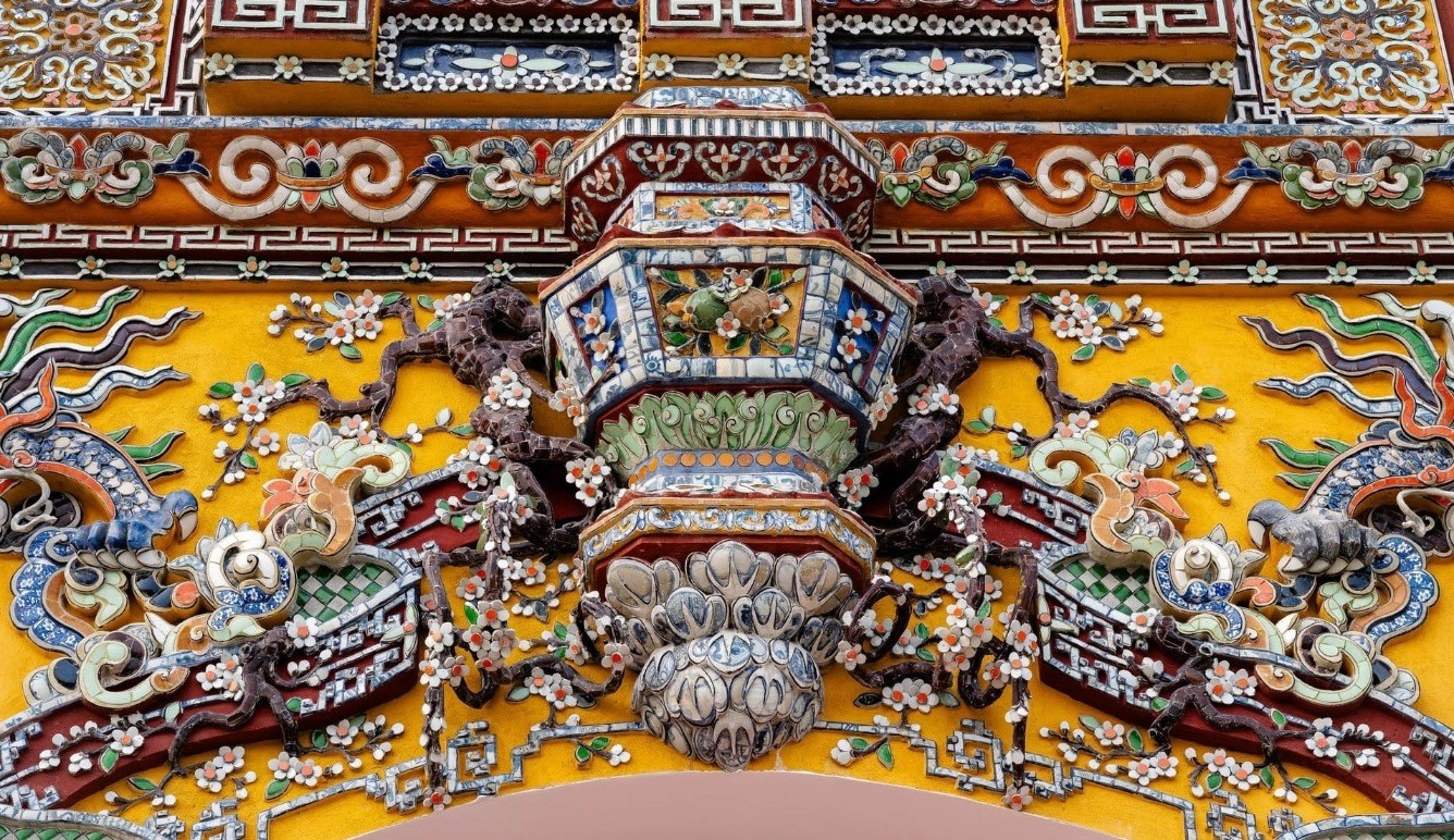 Rất nhiều phù điêu đắp nổi tinh xảo, tráng lệ. untitled7.jpg