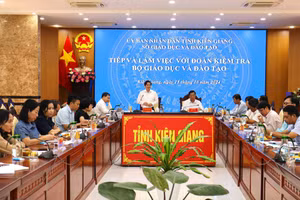 Vụ trưởng Vụ Giáo dục tiểu học (Bộ GD&ĐT) Thái Văn Tài phát biểu tại buổi làm việc.