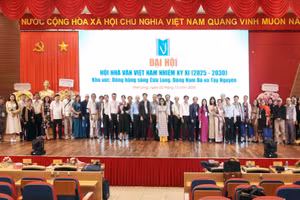 Đại biểu chụp ảnh lưu niệm tại Đại hội.