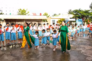 Học sinh Trường Tiểu học Tiểu học Pháo Đài 1 (TP Hà Tiên, Kiên Giang).