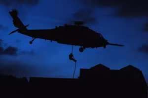 Cuộc đột kích bí ẩn bằng trực thăng sâu trong miền trung Syria, ngày 25/5/2025.