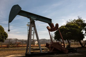 Một giàn khoan dầu ở Venezuela.
