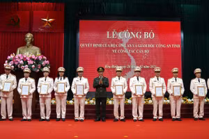 Lãnh đạo Công an tỉnh Hoà Bình điều động, bổ nhiệm các lãnh đạo cấp phòng.