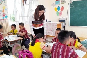 Một buổi học của cô trò Trường TH&THCS Pù Bin, xã Thành Sơn, huyện Mai Châu.