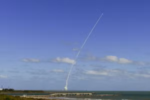 Lầu Năm Góc thử nghiệm thành công tên lửa siêu thanh Dark Eagle, ngày 25/4/2025.