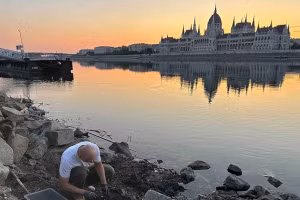 Vùng hạ lưu sông Danube cạn khô, làm lộ ra hài cốt binh lính Đức Quốc xã.