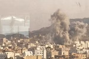 Israel không kích Sanaa nhắm vào loạt thủ lĩnh cấp cao của Houthi, ngày 28/8/2025.