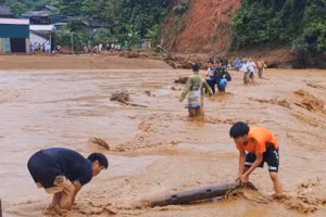 Mưa lũ ở Sơn La gây thiệt hại nặng nề về người và tài sản tại tỉnh Sơn La.