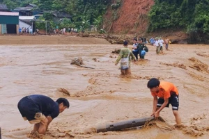 Mưa lũ ở Sơn La gây thiệt hại nặng nề về người và tài sản tại tỉnh Sơn La.