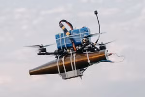 UAV dẫn đường bằng cáp quang của Nga.