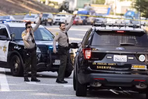 Lực lượng chức năng được điều đến hiện trường vụ nổ tại Trung tâm đào tạo Biscailuz ở Đông Los Angeles, ngày 18/7/2025.