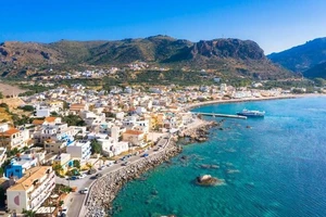 Cảnh báo sóng thần khi động đất mạnh xảy ra gần hòn đảo nổi tiếng Crete của Hy Lạp.