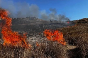 Cháy bùng phát ở Safed của Israel sau vụ bắn tên lửa từ miền nam Lebanon, sáng sớm ngày 22/9/2024